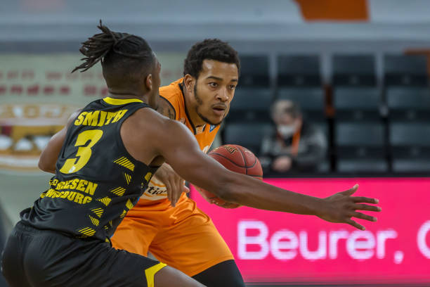 在巨大的屏 在巨大的屏