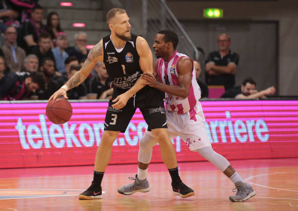 两场比赛 两场比赛