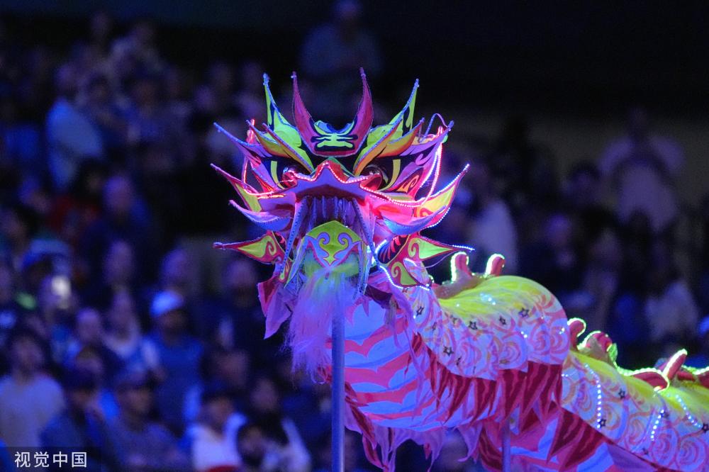 舞台上展现 舞台上展现